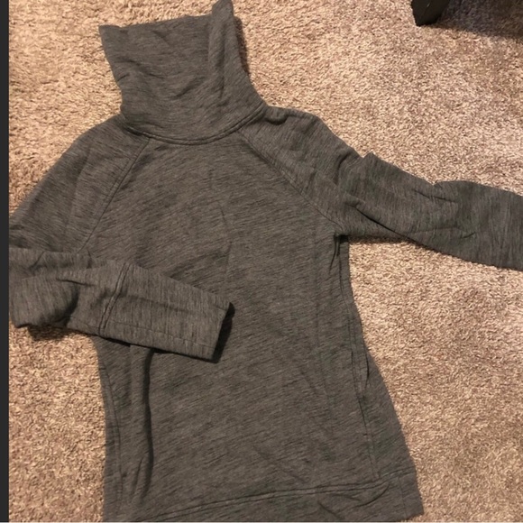 Lululemon To You Tunic in Heather Gray Sz 6 - Picture 2 of 7